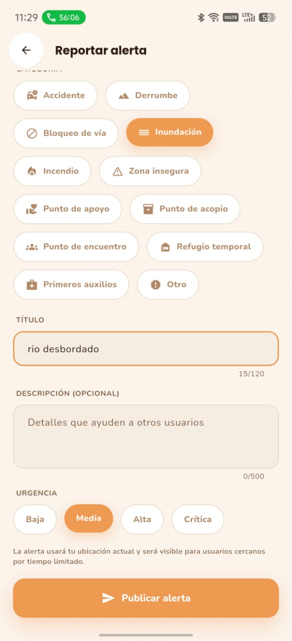 Formulario de LifeGuardApp para reportar una alerta con categorías, título, descripción y nivel de urgencia